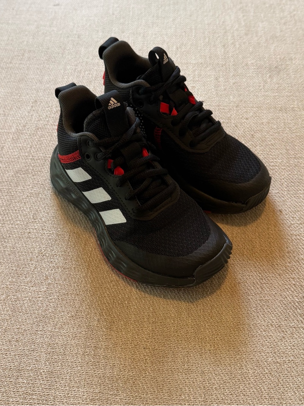 adidas Own the Game 2.0 Boys Sneakers  Size 11 Kids | Basketball Shoes